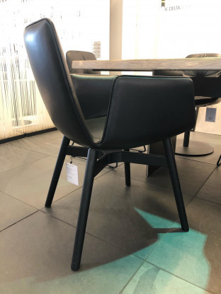 Amelie Armchair von Freifrau | Designermöbel Saarbrücken