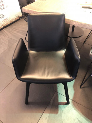 Amelie Armchair von Freifrau | Designermöbel Saarbrücken