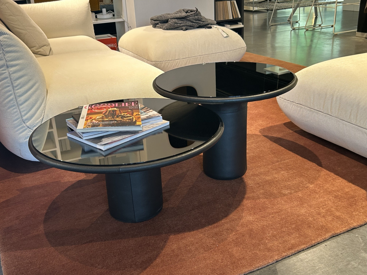 Couch- und Beistelltisch Echo von COR - Glas, Leder, Schwarz