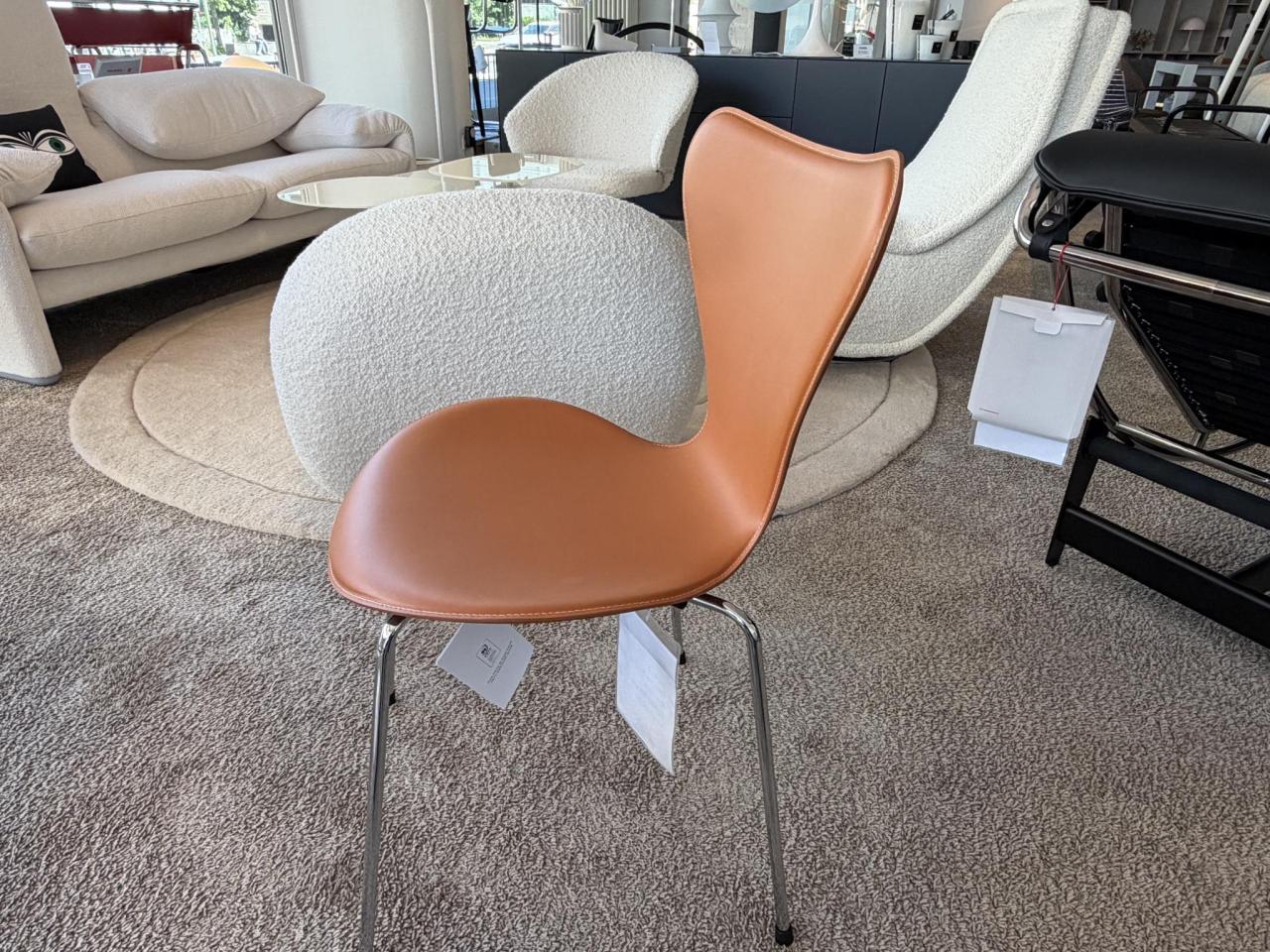 Fritz Hansen Serie 7 Stuhl Kernleder Saddlebrown, Tailored Edition