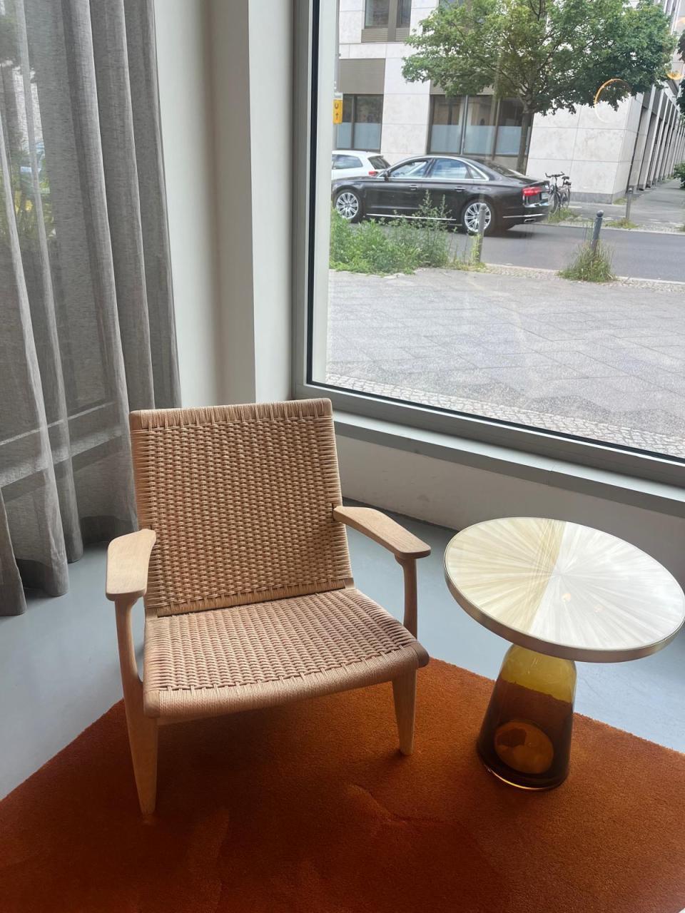 Carl Hansen Sessel CH25
