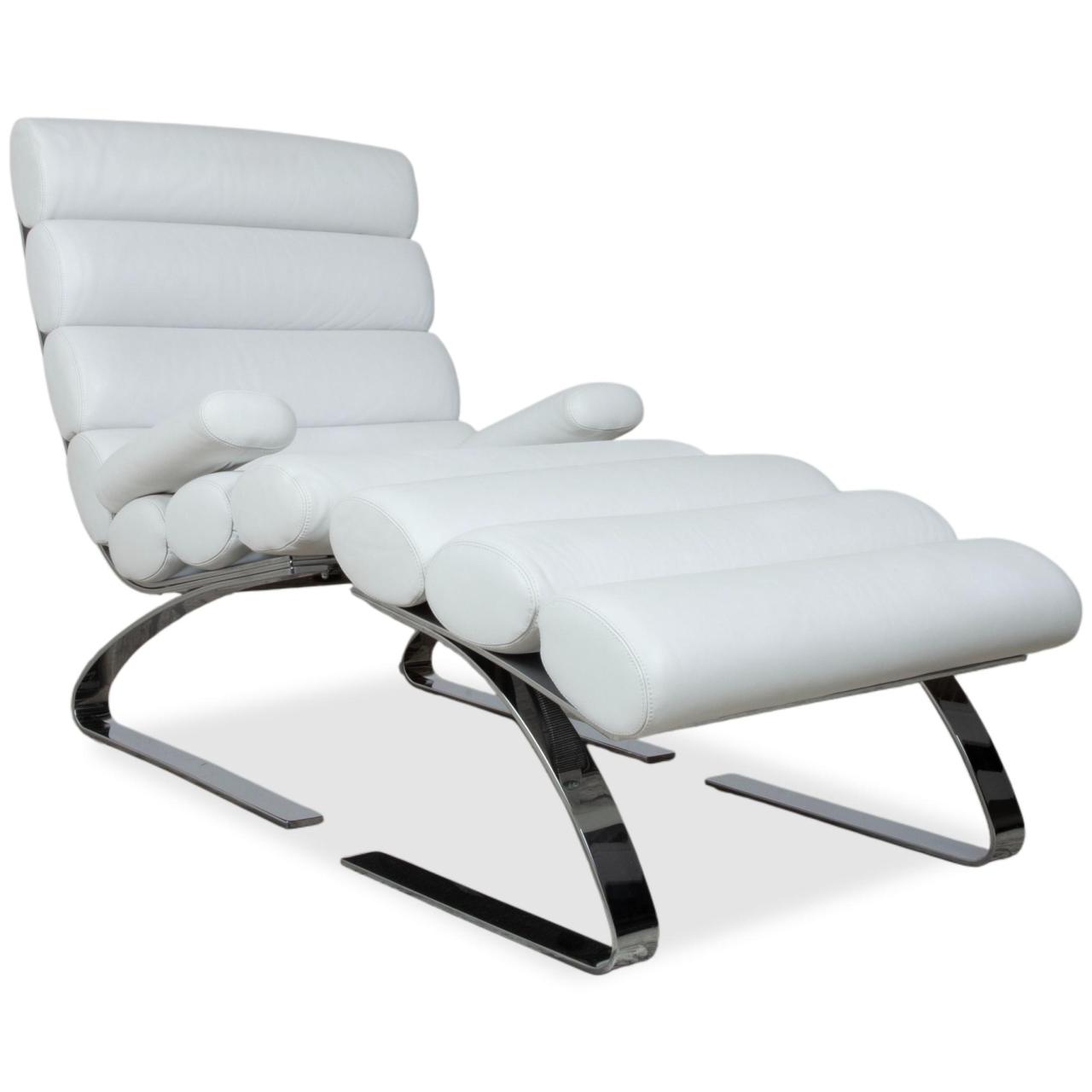 COR Sinus Leder Sessel Weiß mit Ottomane, Chrom | Designermöbel Köln